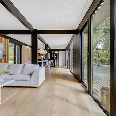 Vakantiehuis Haevnir - 1km From The Sea By Interhome *