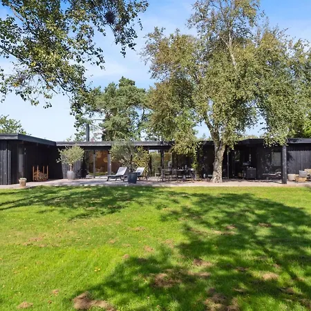 Vakantiehuis Haevnir - 1km From The Sea By Interhome